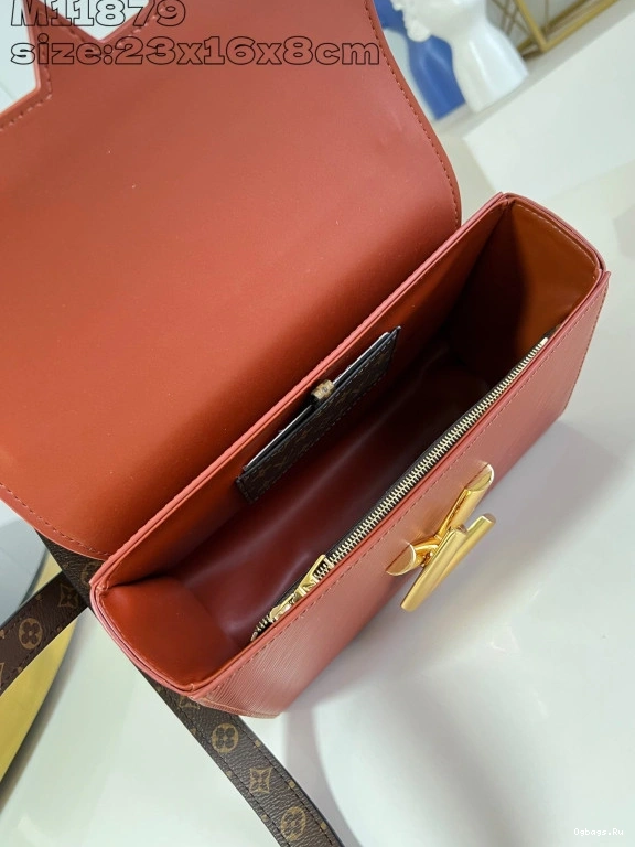 TWIST MM-23*17*9.5CM LOUIS VUITTON 0515